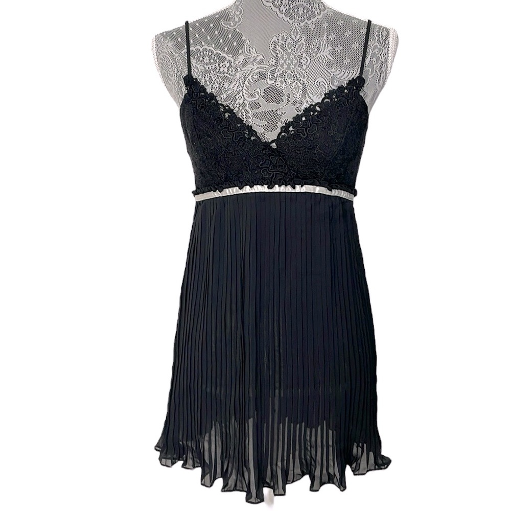 Flora by Flora Nikrooz black chemise slip nightgown. Lace overlay. Size Medium.
